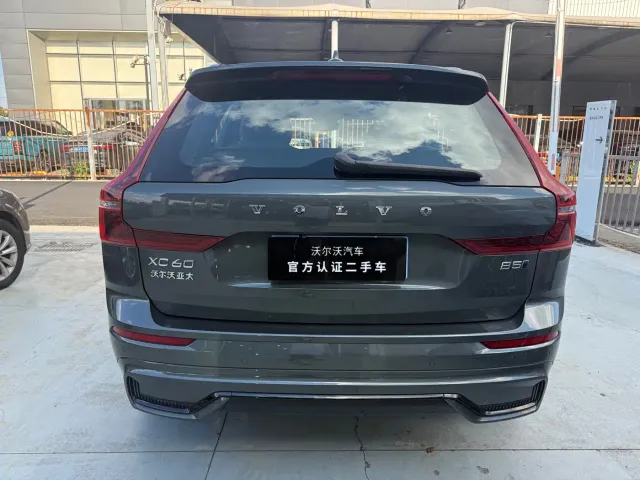 Volvo XC60 — Фото автомобиля 9