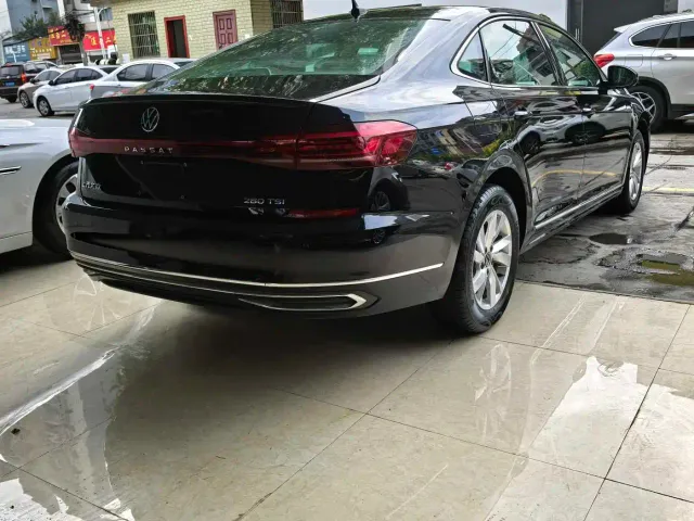 Volkswagen Passat — Фото автомобиля 4