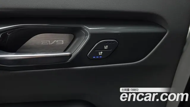 Kia EV9 Long Range 2WD — Фото автомобиля 8
