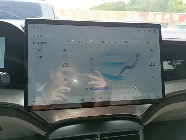 BYD Seal 07 DM-i — Фото автомобиля 12