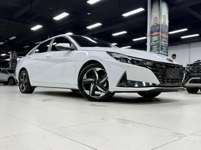 Hyundai Elantra — Фото автомобиля 2