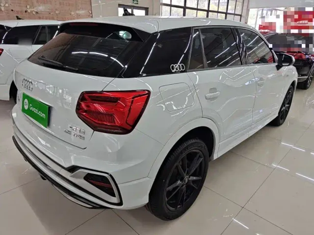 Audi Q2L — Фото автомобиля 6