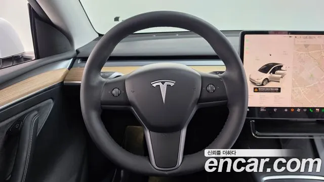 Tesla Model Y — Фото автомобиля 20