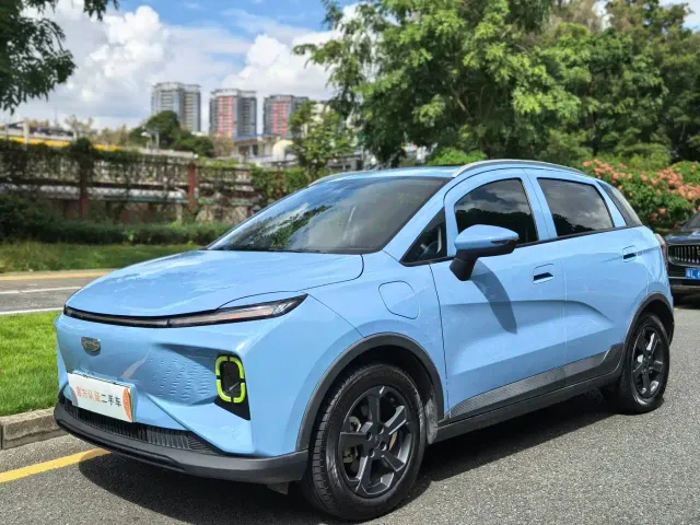 Фотография автомобиля — Geely Geometry E Firefly