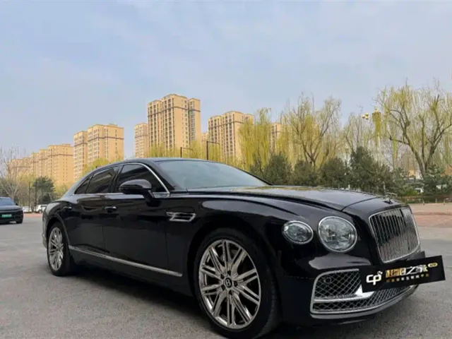 Bentley Flying Spur — Фото автомобиля 3