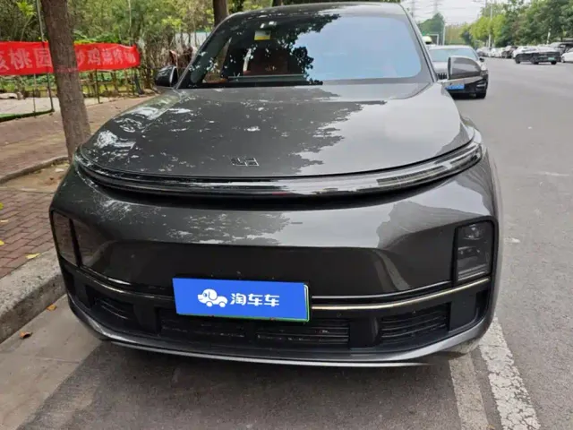 Li Auto L8 — Фото автомобиля 2