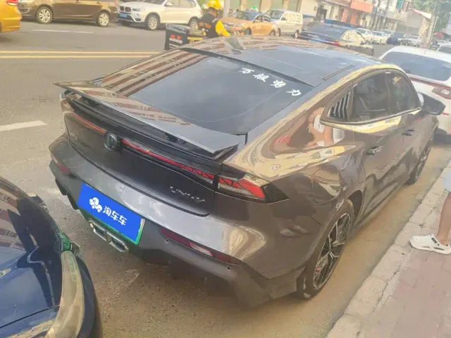 Changan UNI-V — Фото автомобиля 3