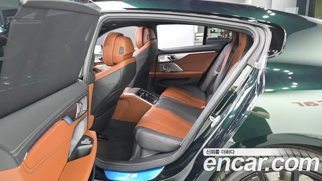 BMW 8 Series G15 — Фото автомобиля 11