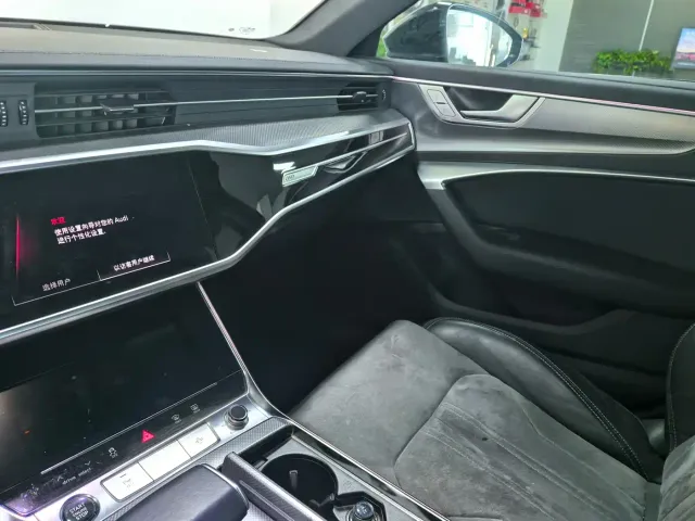 Audi A6L — Фото автомобиля 9
