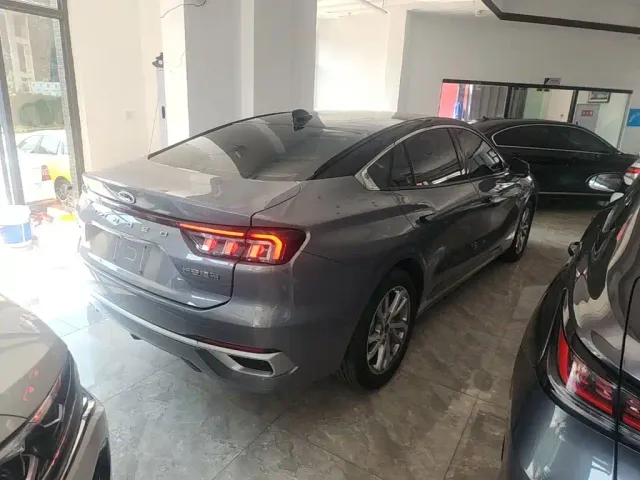 Ford Mondeo — Фото автомобиля 6