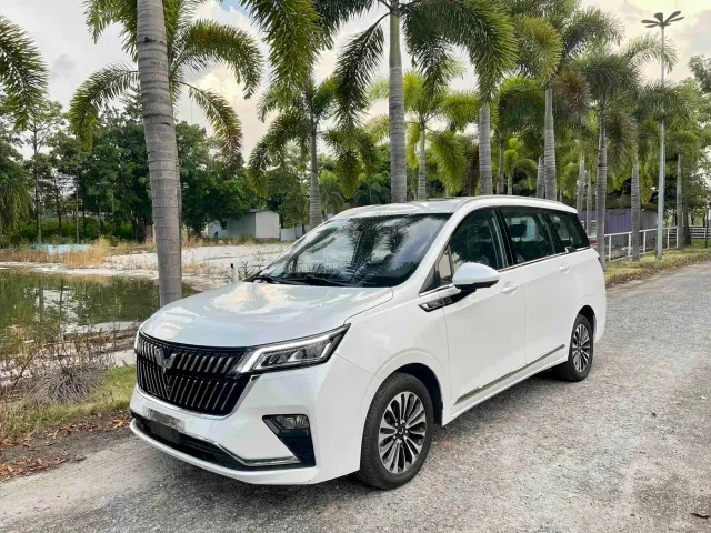 Фотография автомобиля — Wuling Jiachen