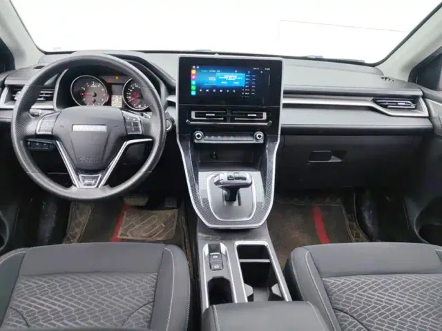 Haval M6 — Фото автомобиля 12