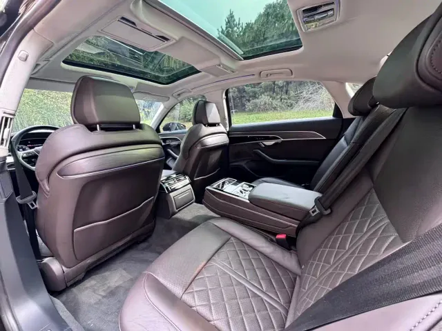 Audi Audi A8 2022 A8L 50 TFSI quattro Comfort Collector's Edition — Фото автомобиля 11