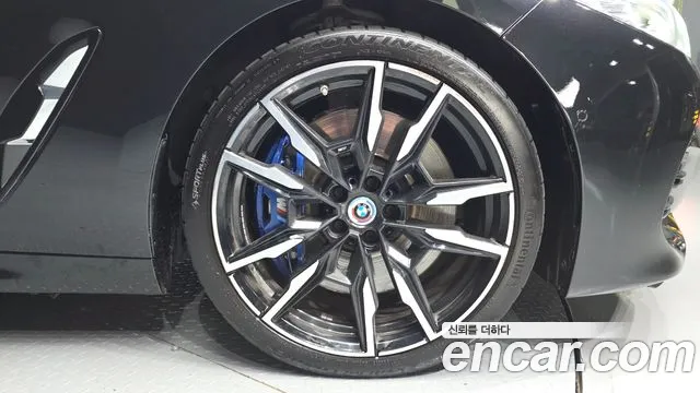 BMW 8 Series G15 — Фото автомобиля 21