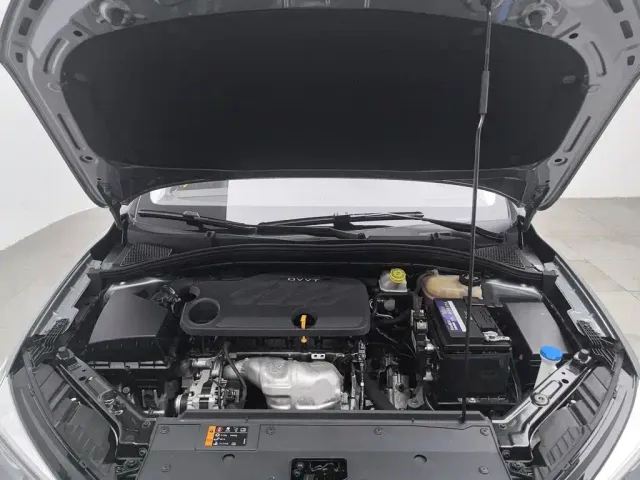 Roewe i5 — Фото автомобиля 6