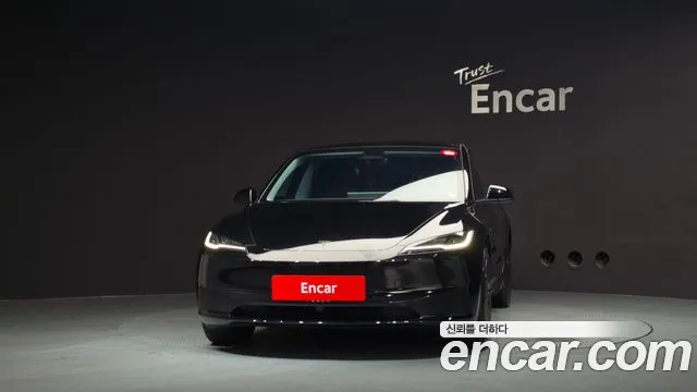 Tesla Model 3 — Фото автомобиля 3