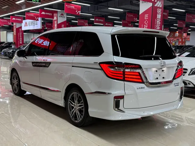 Honda Elysion — Фото автомобиля 10