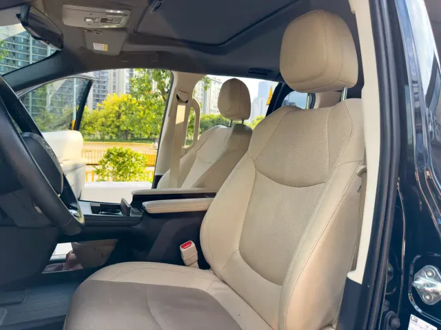 Toyota Sienna — Фото автомобиля 12