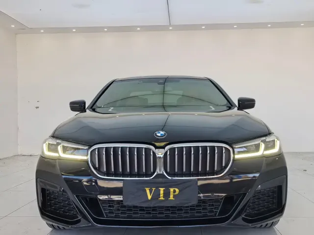 Фотография автомобиля — BMW 5 Series