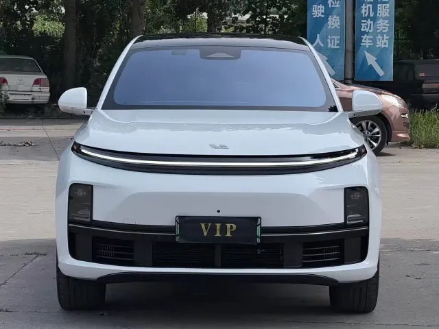 Li Auto L7 — Фото автомобиля 2