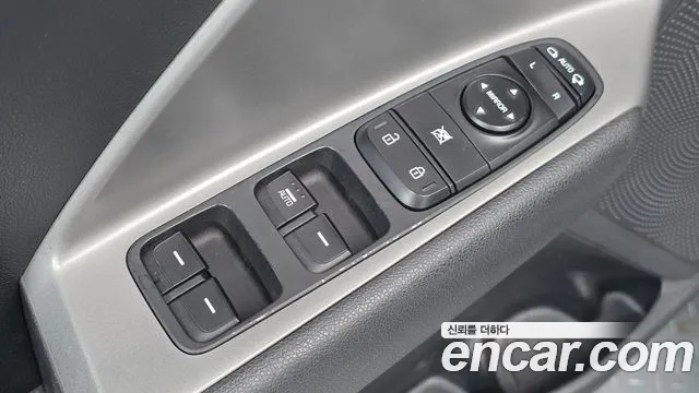 Kia Niro — Фото автомобиля 12