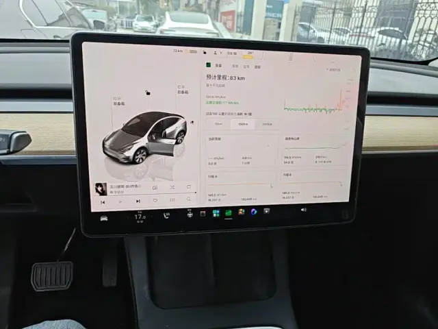 Tesla Model Y — Фото автомобиля 12