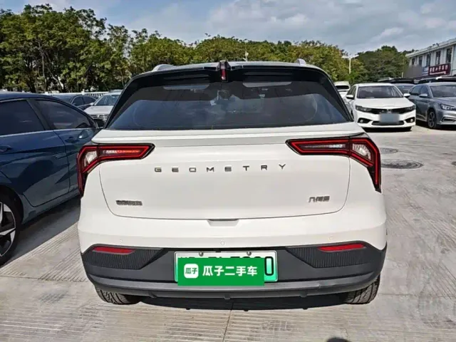 Geely Geometry E Firefly — Фото автомобиля 5