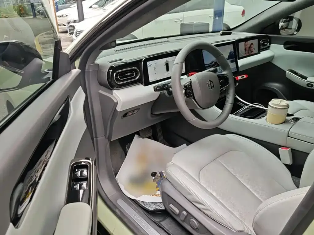 Leapmotor Leapmotor C01 2022 RWD Extended Range — Фото автомобиля 15