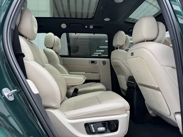 Li Auto L9 — Фото автомобиля 22