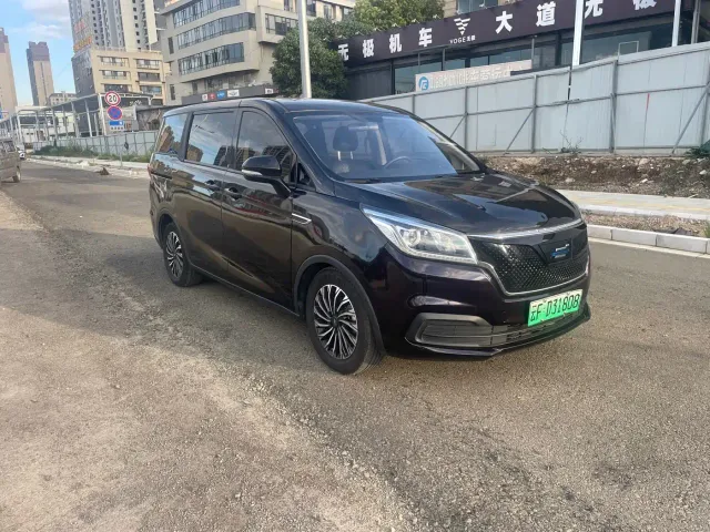 Changan Oushang Kosai EV — Фото автомобиля 3