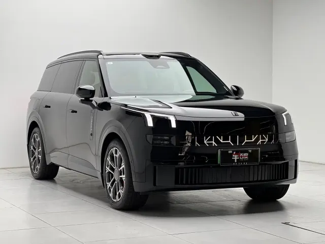 Lynk & Co 900 — Фото автомобиля 3