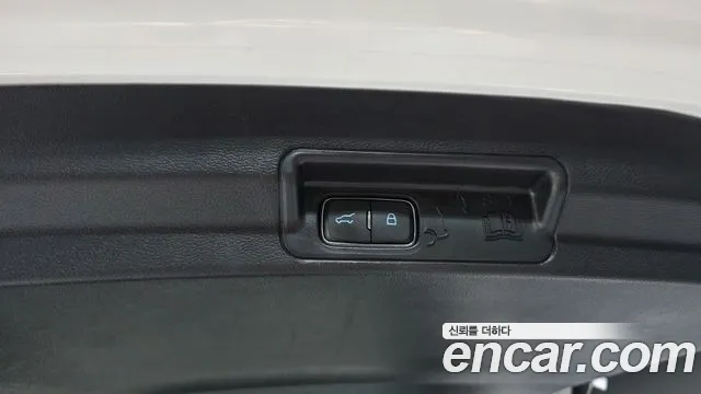 Ford Explorer Explorer 6 поколение 3.0 Platinum 4WD — Фото автомобиля 30