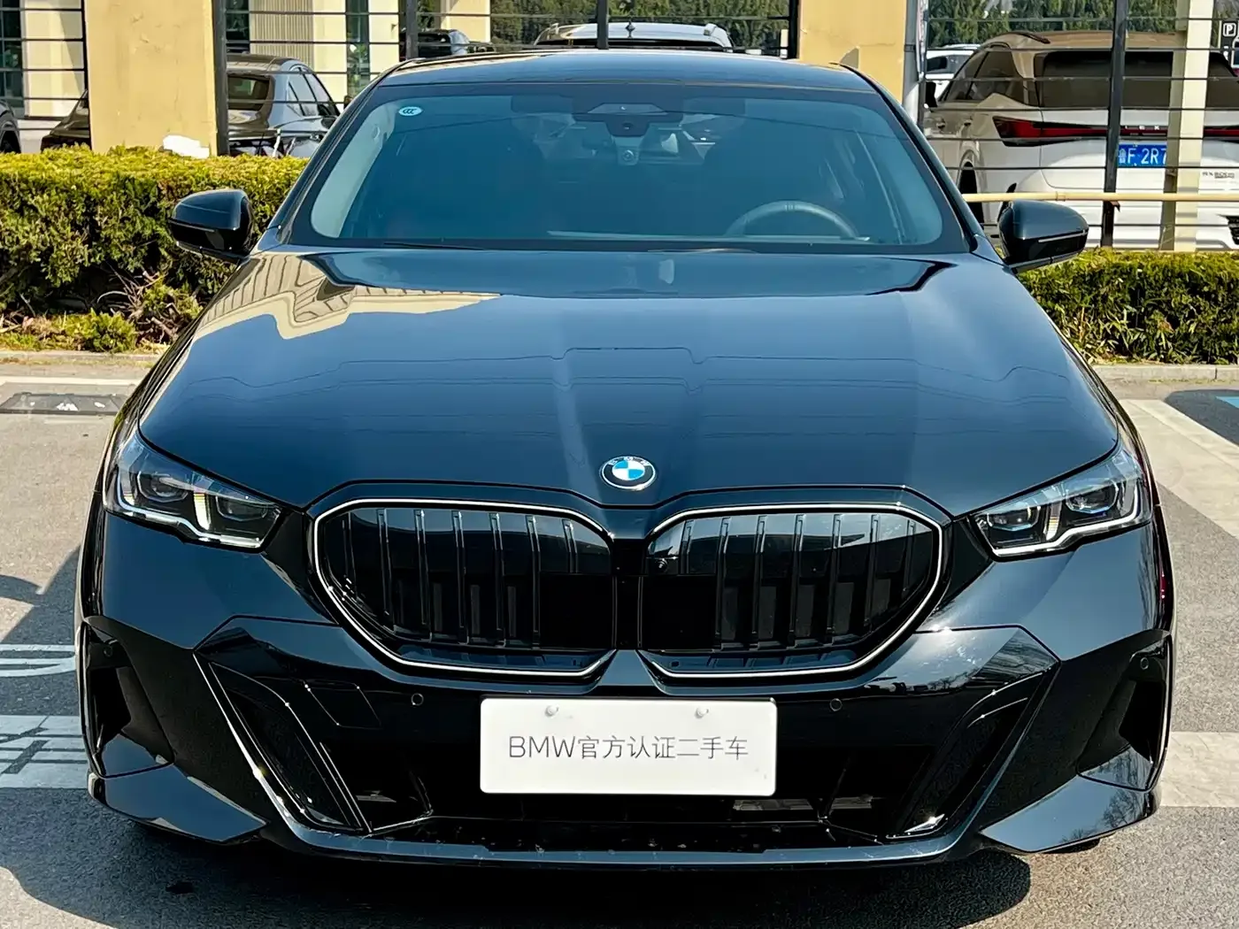 BMW BMW 5 Series 2025 530Li Premium M Sport Package — Фото автомобиля 8