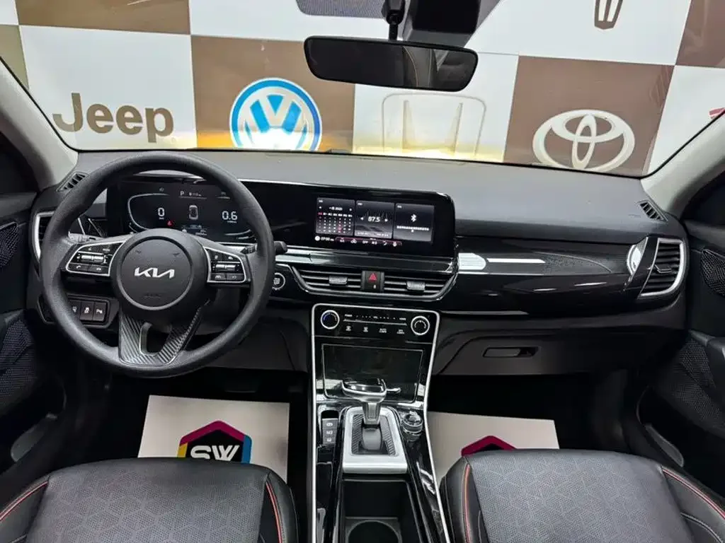 Kia Seltos 2023 1.5L CVT Luxury Edition — Фото автомобиля 9
