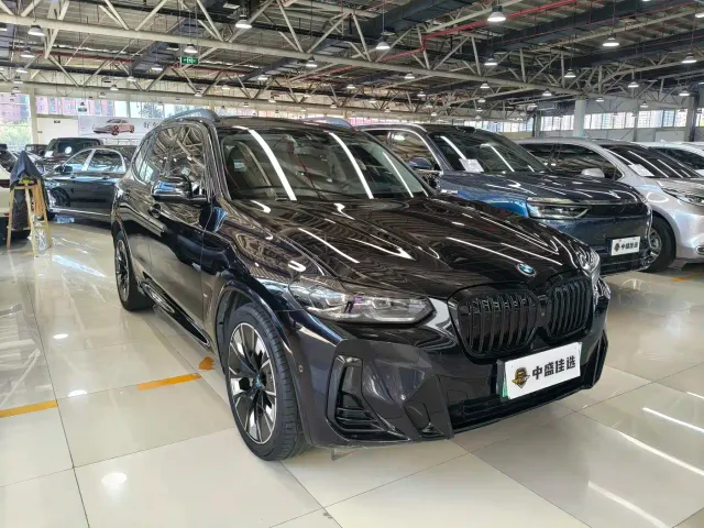 BMW iX3 — Фото автомобиля 3