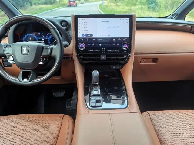 Toyota Vellfire — Фото автомобиля 9