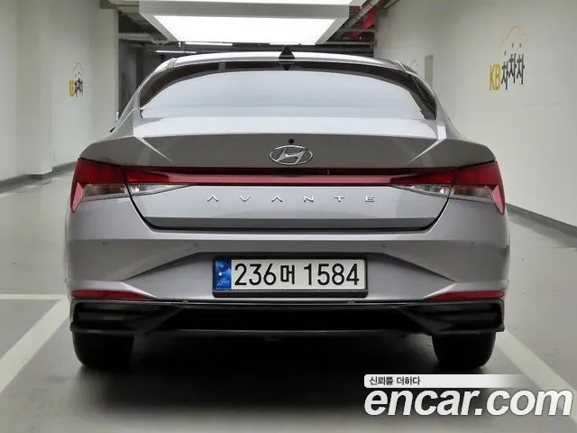 Hyundai Avante — Фото автомобиля 3