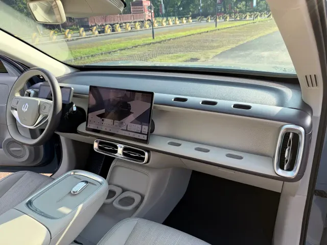 Leapmotor B10 — Фото автомобиля 17
