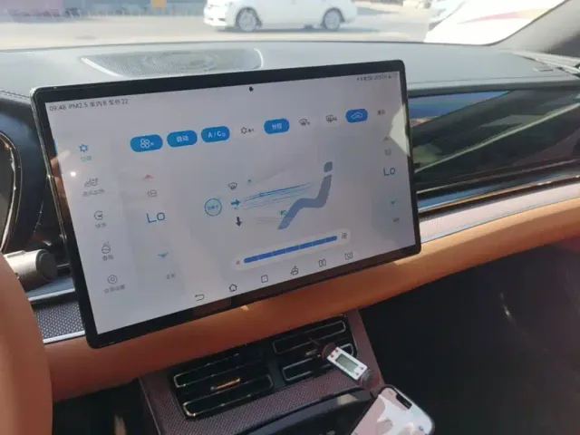 BYD Han 2023 EV Champion Edition 610KM AWD Flagship — Фото автомобиля 12