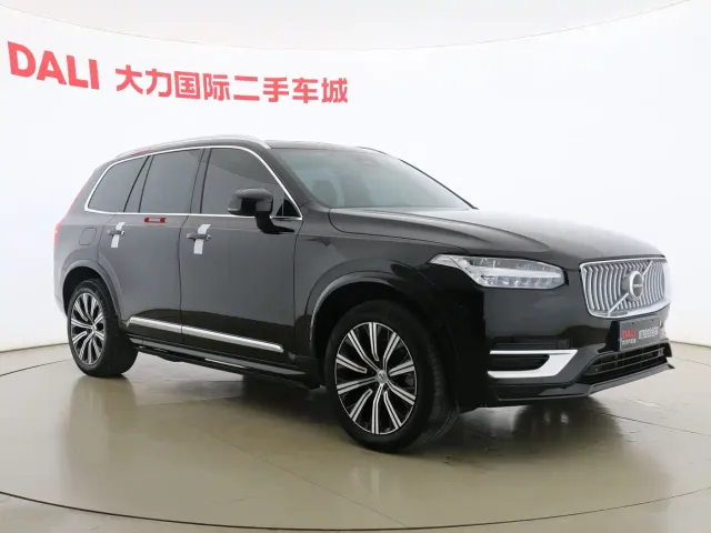 Volvo XC90 — Фото автомобиля 2