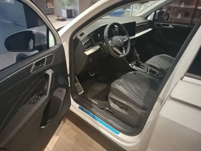 Volkswagen Tiguan L — Фото автомобиля 15