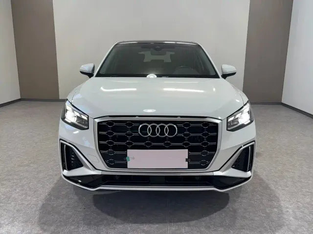 Audi Q2L — Фото автомобиля 3
