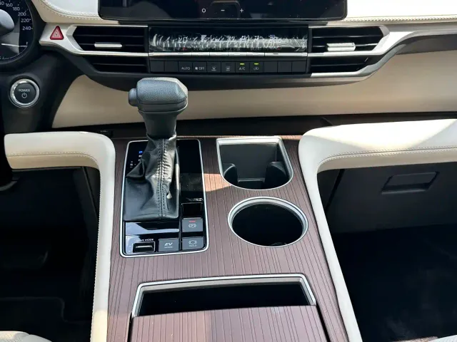 Toyota Sienna — Фото автомобиля 13