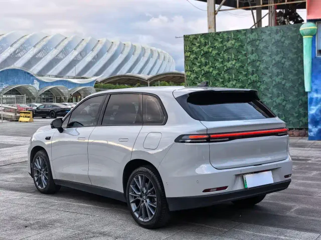 Leapmotor C10 — Фото автомобиля 6
