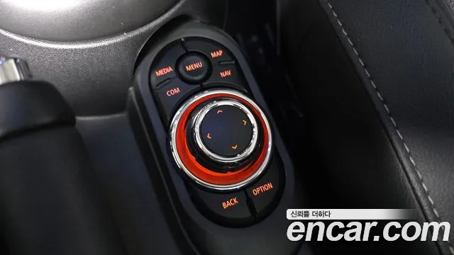 Mini Cooper Cooper Classic Plus — Фото автомобиля 26