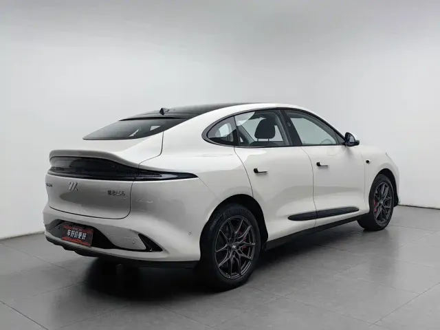 IM Motors LS6 — Фото автомобиля 2