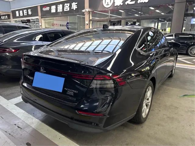 Honda Accord — Фото автомобиля 12