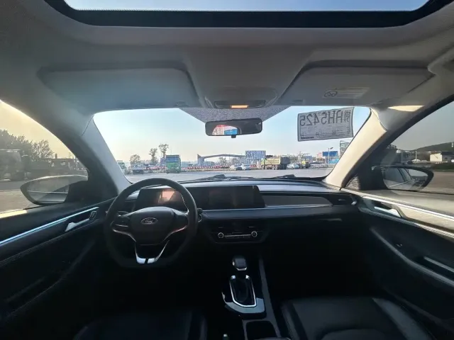 Ford Escort — Фото автомобиля 10