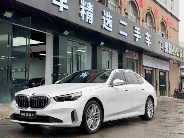 Фотография автомобиля — BMW 5 Series
