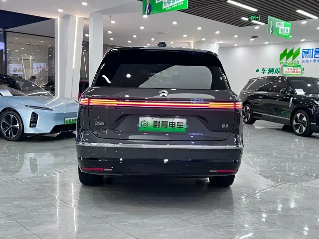 Nio ES8 — Фото автомобиля 18